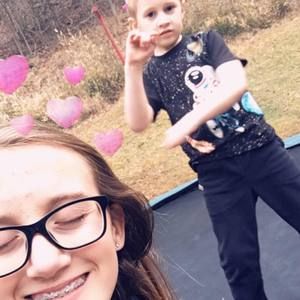 Meet your Posher, Brooke